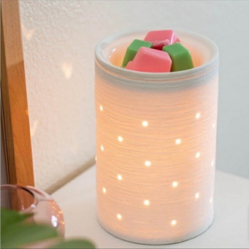 Scentsy 2021 Etched Core Full Size Warmer with Loom Wrap Sleeve - Picture 5 of 8